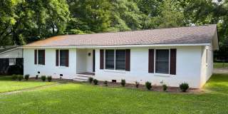 Large 3 bedroom, 2 bath Floral Park Home. Gallery 1