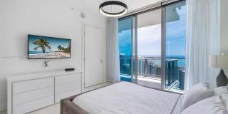 200 Biscayne Boulevard Way Gallery 18