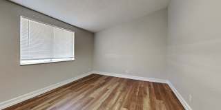 13426 Tyringham St Gallery 14
