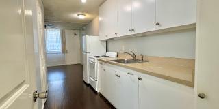 Available Now! 1BD / 1BA with 1 Covered & Assigned Parking Stall on Rycroft Street!! Gallery 6