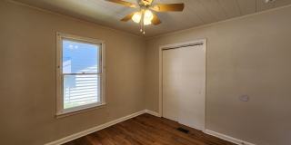 Live in the Heart of Downtown New Braunfels / Covered Front Porch / Carport & Storage / NBISD Gallery 18