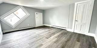 121 Oak Street Gallery 24