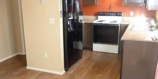 Cute & Clean 3 bedroom Townhome in the Heights Gallery 3