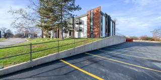 Oval Spring Apartments Gallery 23