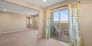 1 MO. FREE RENT! Gorgeous Corner-Lot Townhouse with Mountain Views Gallery 15