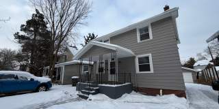 2501 Oakridge - Nice Three Bedroom Home with Two Car Garage. Gallery 1