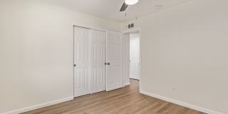 Stylish. Newly Renovated. Cozy, Boutique Community - On Broadway Apartments Gallery 13