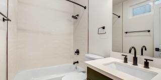 1333 N Martel Avenue Gallery 10