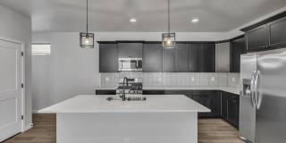 Effortless Elegance: Discover Your Ideal 2 Bedroom, 2 Bath Sanctuary Gallery 9