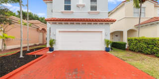 2328 NE 37th Ter Gallery 1