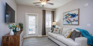 Farragut Junction Apartments Gallery 16