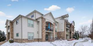 Newly renovated 2 Bedroom Condo in Centennial Gallery 36