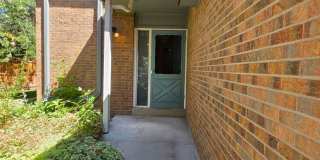 Charming 2 story Townhouse 2bd 2ba *$1000 Deposit* Gallery 1