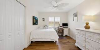 3000 Gulf Shore Blvd N unit: 207 Gallery 23