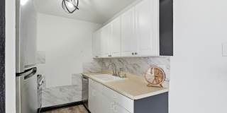 Palatine 1-Bedroom with Balcony, Pool & Included Utilities Gallery 12