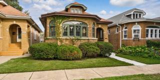 6739 N Rockwell Street 6739 N Rockwell Street Gallery 1