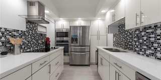 1621 Collins Ave Gallery 4