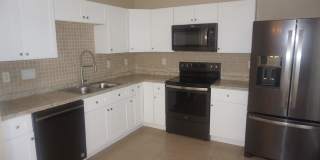 4 Bedroom - 2.5 Bath - Two Story - Large Patio Gallery 8