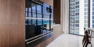 17141 Collins Avenue Gallery 25