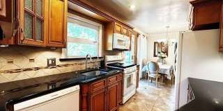 321 Maplewood Drive Gallery 8