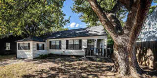 1707 NW Oak Avenue Gallery 1
