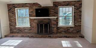 1249 DERBYSHIRE RD Gallery 10