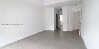 10889 NW 58th Ter Gallery 20