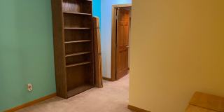 Spacious Garden-level Condo with Kitchenette in North Boulder Gallery 23