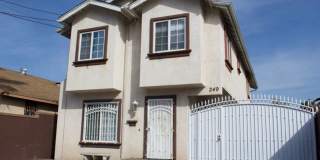 Charming 2-Story, 4 Bd 3 Ba Unit Near Downtown San Diego – 92113 Gallery 1