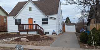 SUPER CUTE 2 or 3 BEDROOM HOME + GARAGE IN QUIET EDGEWATER NEIGHBORHOOD! Gallery 1