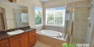 Beautiful 4 Bedroom Windemere Home on Corner Lot Gallery 17