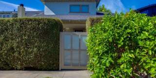 927 1/2 Victoria Ave Gallery 2