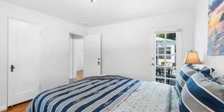 Charming 2 Bed 1 bath "fully furnished monthly rental" in La Jolla Village. Gallery 34