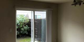 2 Bedroom, 2.5 Bathroom Townhouse in White City Gallery 8