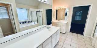 Spacious 4-Bedroom Home with Chef’s Kitchen & Private Backyard in SW Austin Gallery 51