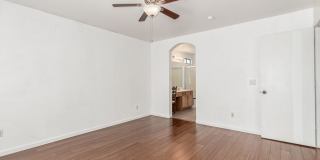 Charming 3 bed, 2.5 bath in El Mirage! W/POOL!! Gallery 19