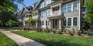 525 East Apartments Gallery 18