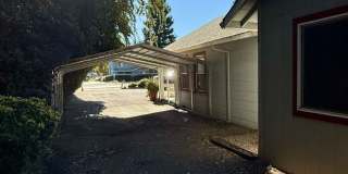 3 Bedroom 1 Bath House! Gallery 27