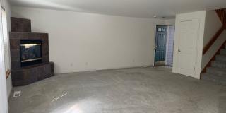 2 Bed/2 Bath Apartment Located Near OSU/COCC Campus - Attached Garage Gallery 3