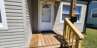 Spacious 2-Bedroom, 1-Bathroom Home AVAILABLE NOW!! Gallery 3