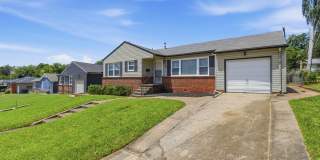 Charming 3 Bedroom 1 Bath near Route 66! Gallery 4