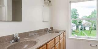 5235 CROWSON Avenue Gallery 2