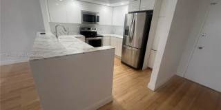 5600 Collins Avenue Gallery 9