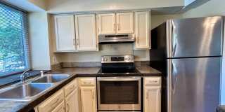 Beautiful & Bright 2-Bedroom + Office Corner Condo in North Boulder Gallery 9