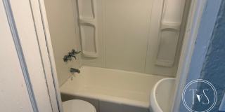 Cozy 2-bed/1-bath home in Carver Heights Gallery 13