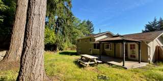 Spacious 4BD/3BA Bellevue Home with Private Backyard & Garage Gallery 8