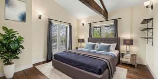 Stunning Luxury Home in Sunnyside **Move-In Special** Gallery 5