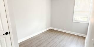 2 Bedroom 1 Bathroom Home! Attached Garage! Gallery 5