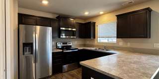Wonderfully maintained Rainier Ridge Puyallup Home! Gallery 7