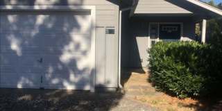 [COX] 2 Bed 1 Bath ~ West Eugene ~ Gallery 1